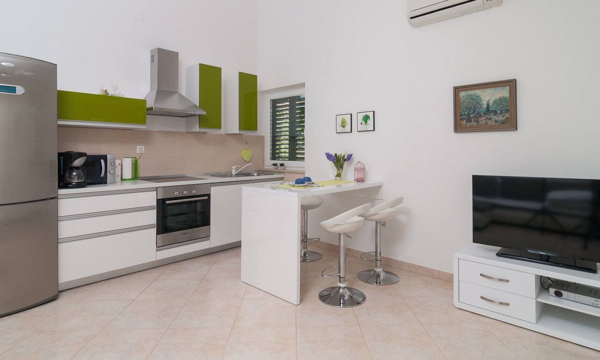 Postira Apartment | Apartments Lovorka (41871-A5) - Postira - island Brac