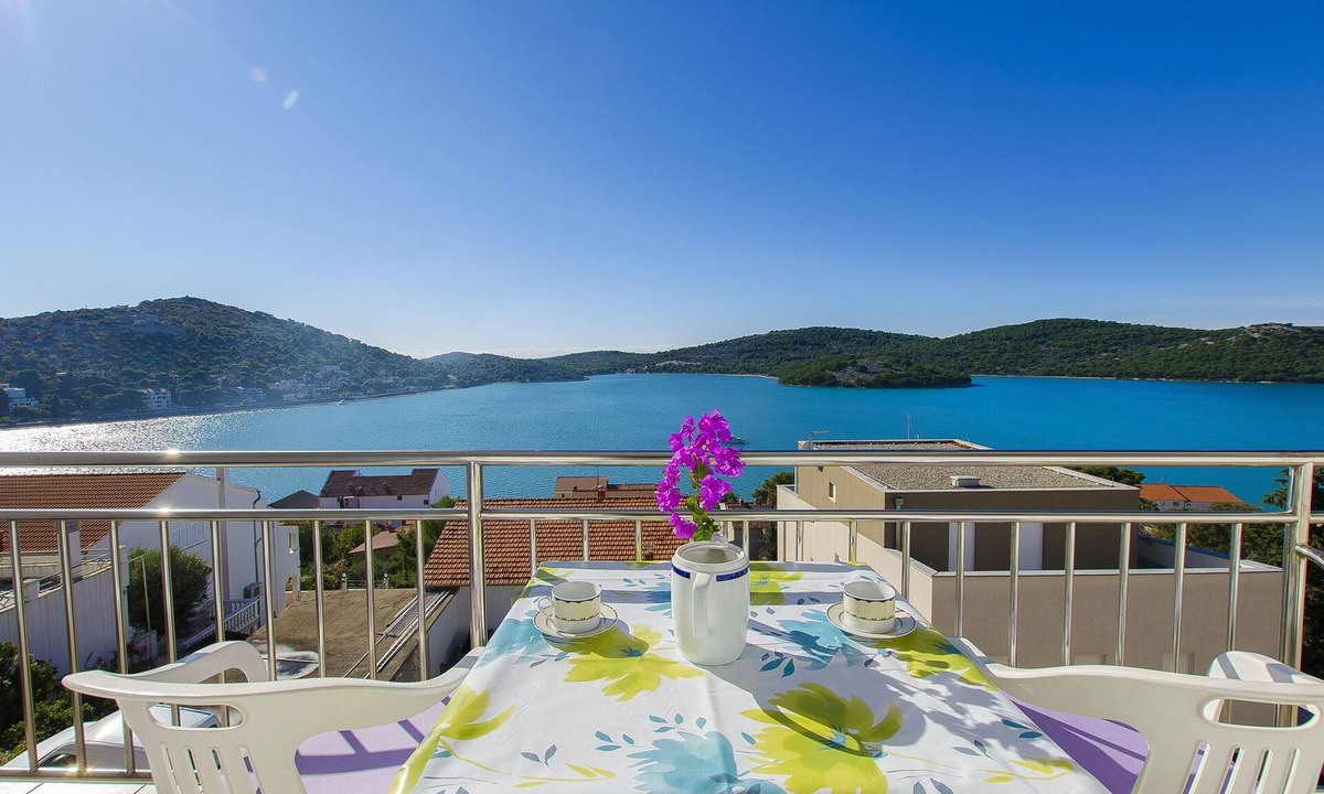 Tijesno Apartment | Apartments Rada (26811-A2) - Tisno - island Murter
