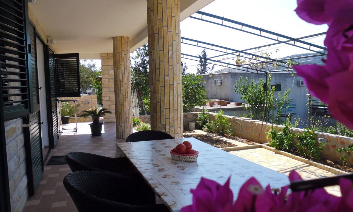 Tijesno Apartment | Apartments Hari (89361-A4) - Tisno - island Murter