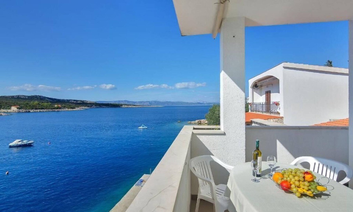 Pokrivenik Apartment | Apartments Igor (44141-A7) - Gdinj - island Hvar