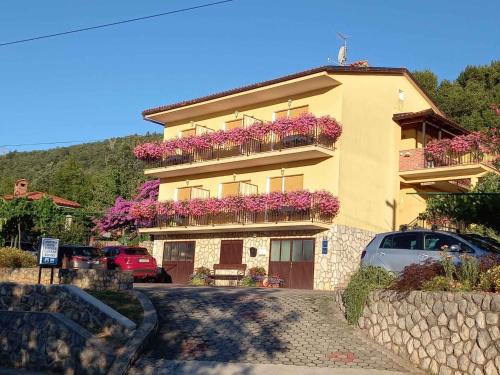 Donji Kraj Apartment | Apartments in Moscenicka Draga 34158
