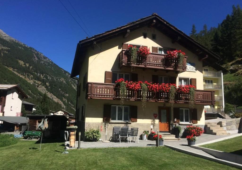 Saas Grund Apartment | Apartments in Saas-Grund, Switzerland