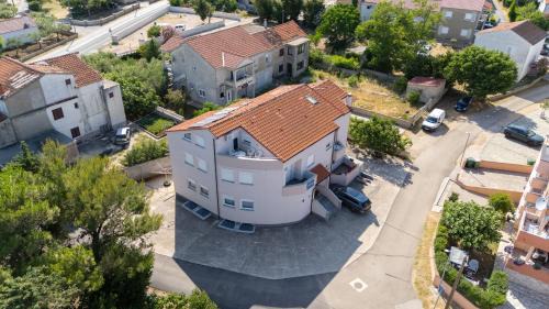 Nin Apartment | Apartments Ivan
