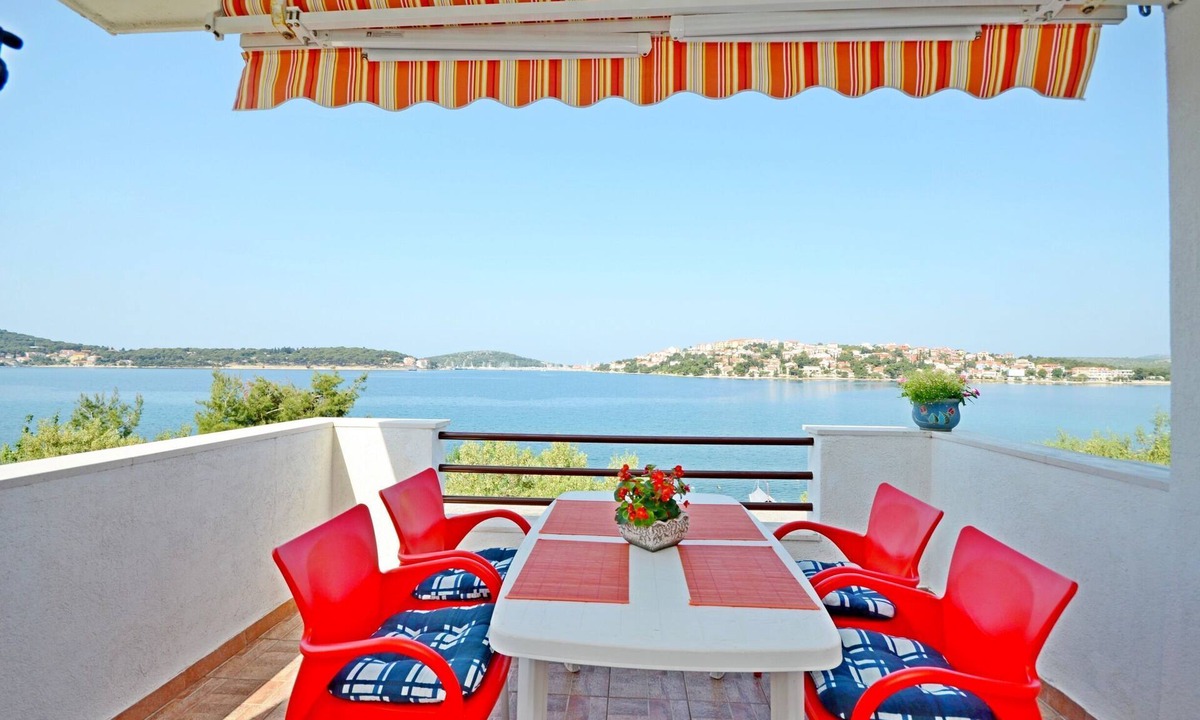 Dvornica Apartment | Apartments Jadranka (28281-A2) - Rogoznica