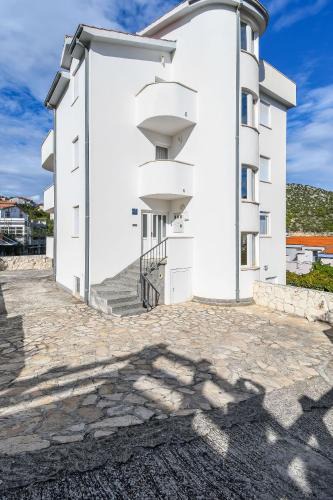Marina Apartment | Apartments Jakov