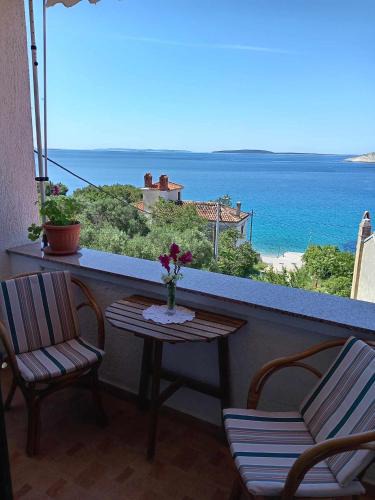 Martinscica Apartment | Apartments Julia - Accommodation near the beach