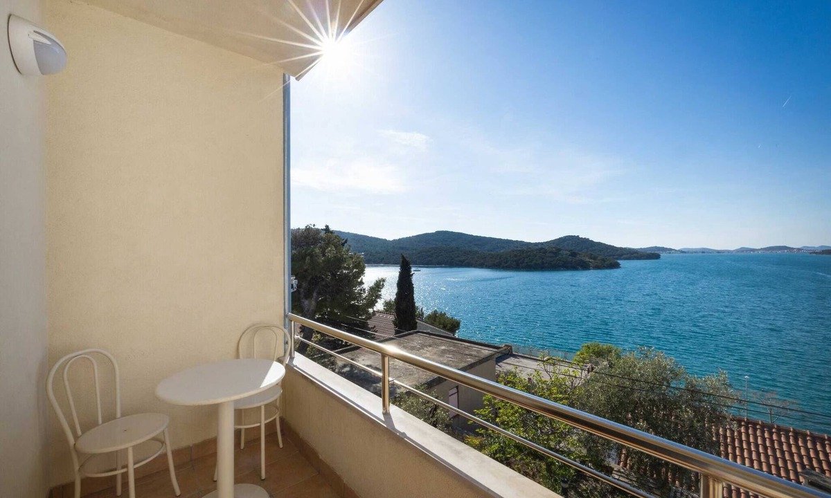 Tijesno Apartment | Apartments Kaina Tisno - sea view (blue)