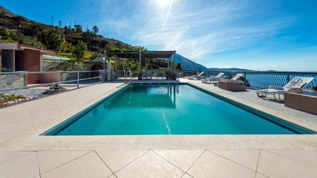 Zavrelje Apartment | apartments klis -studio apartment with terrace - 2 (a)