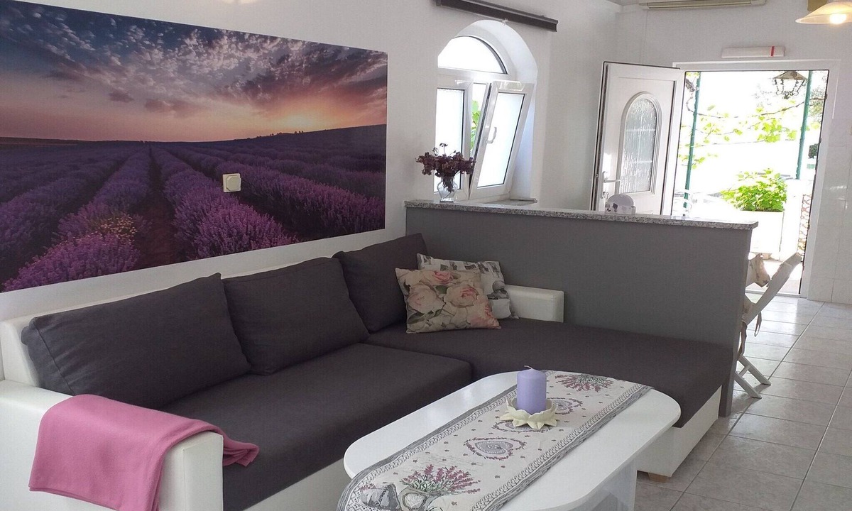Banjol Apartment | Apartments Lavanda & More - One Bedroom Apartment with Shared Terrace