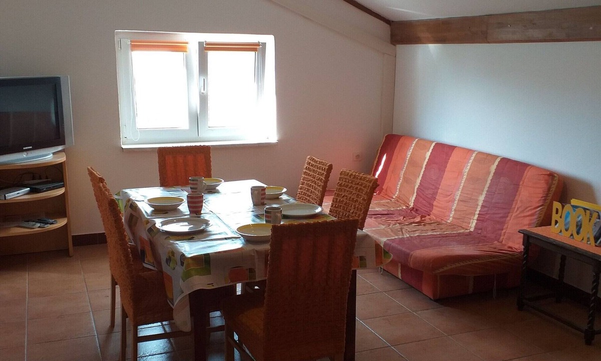 Banjol Apartment | Apartments Lavanda & More - Three Bedroom Apartment with Shared Terrace