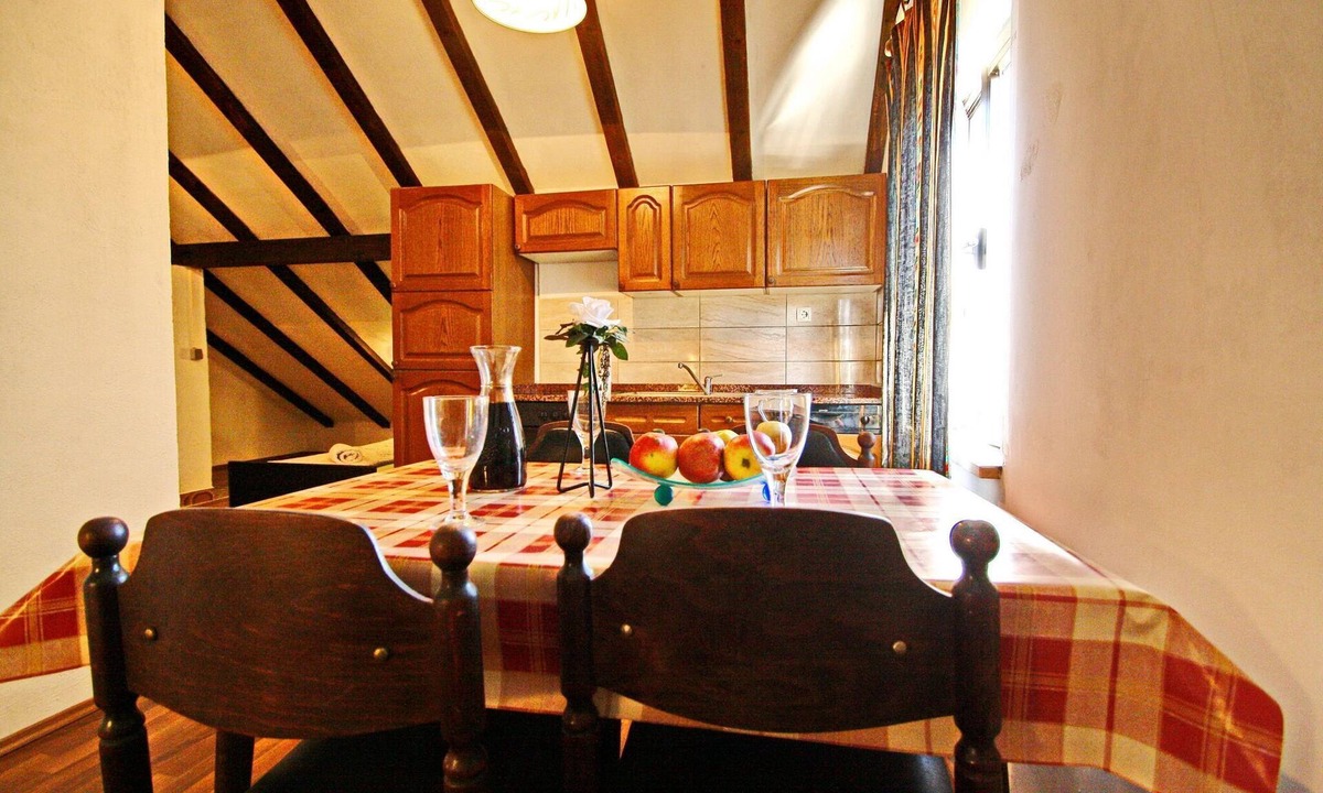 Drace Apartment | Apartments Lemeš - Comfort One Bedroom Apartment with Garden View (Apt5)