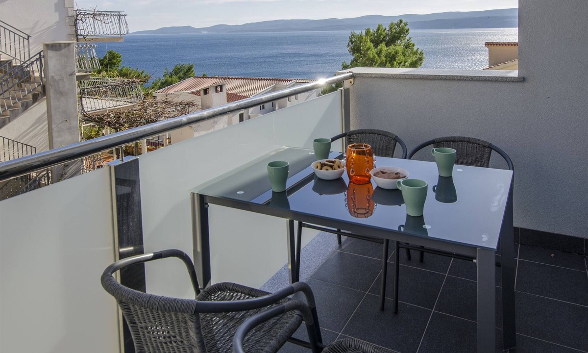Ruskamen Apartment | Apartments Lorenzo (26581-A4) - Lokva Rogoznica