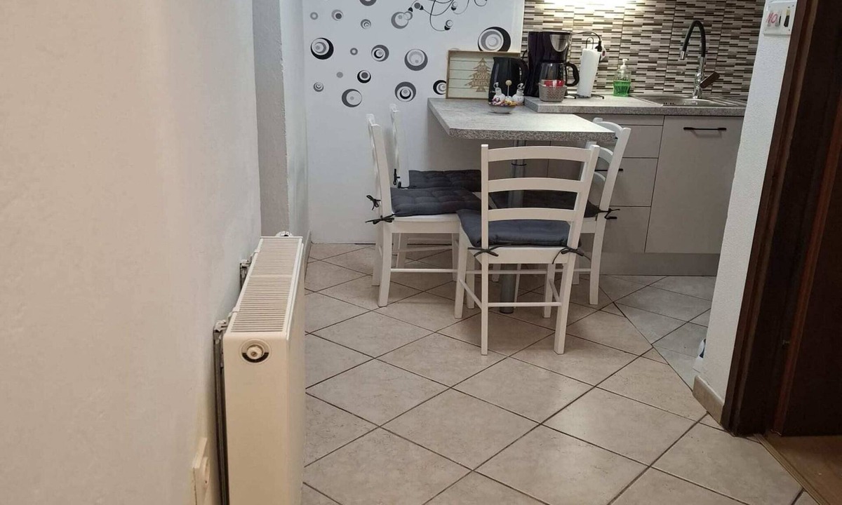 Vratarusa Apartment | Apartments Luka & Leona - Two Bedroom Apartment with Balcony Luka