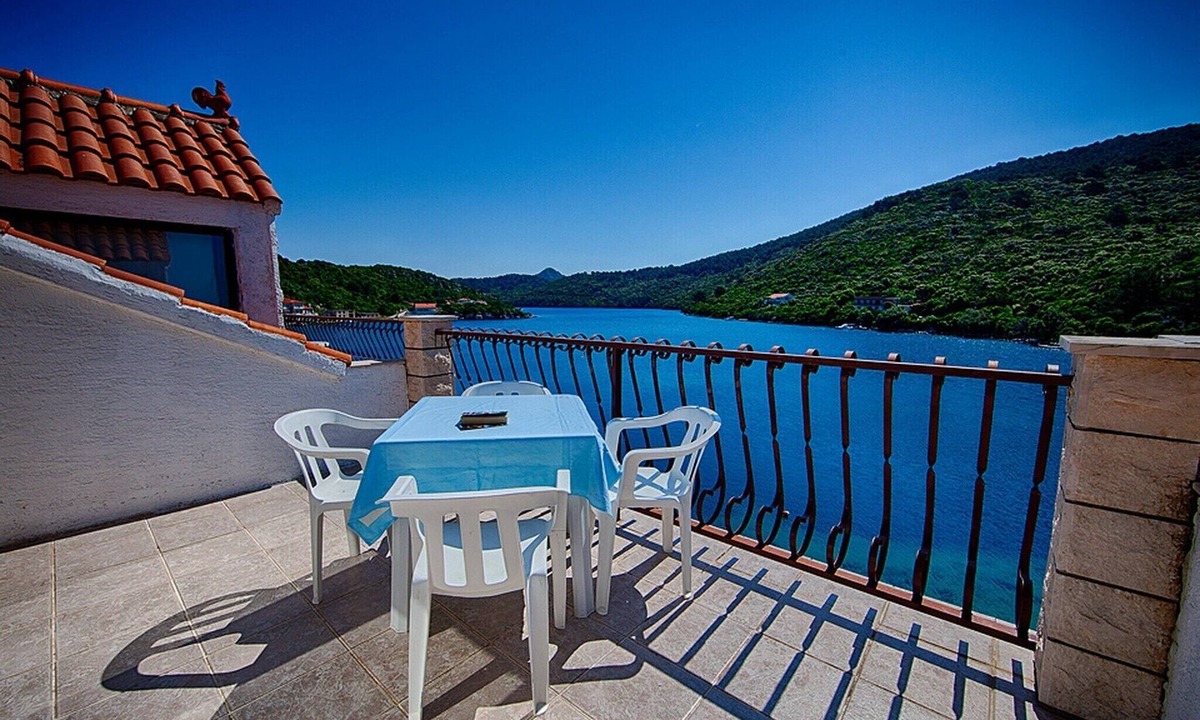 Pasadur Apartment | Apartments Malo Lago - One-Bedroom Apartment with Two Balconies and Sea View - Attic (Apartment 2)