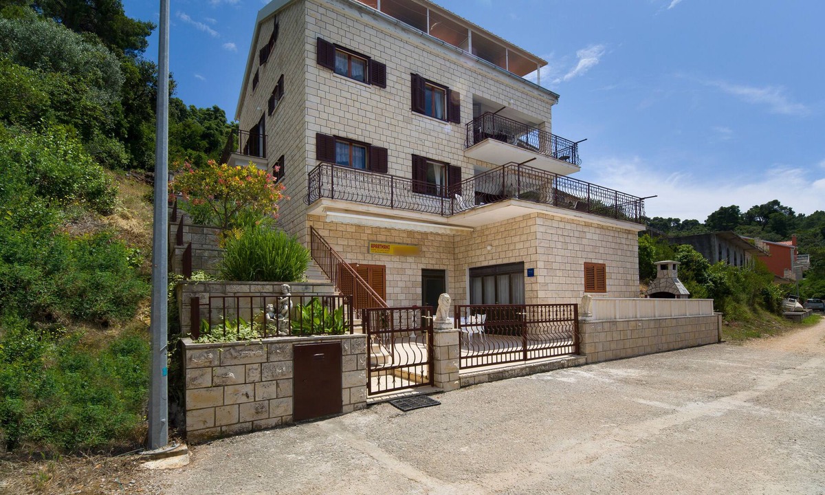 Brna Apartment | Apartments Marija, (13471), Brna, hr