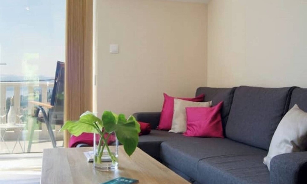 Zvekovica Apartment | Apartments Mi&Ni - One Bedroom Apartment with Balcony and Sea View