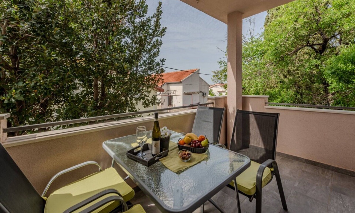Ribarica Apartment | Apartments Mil (111871-A1) - Karlobag