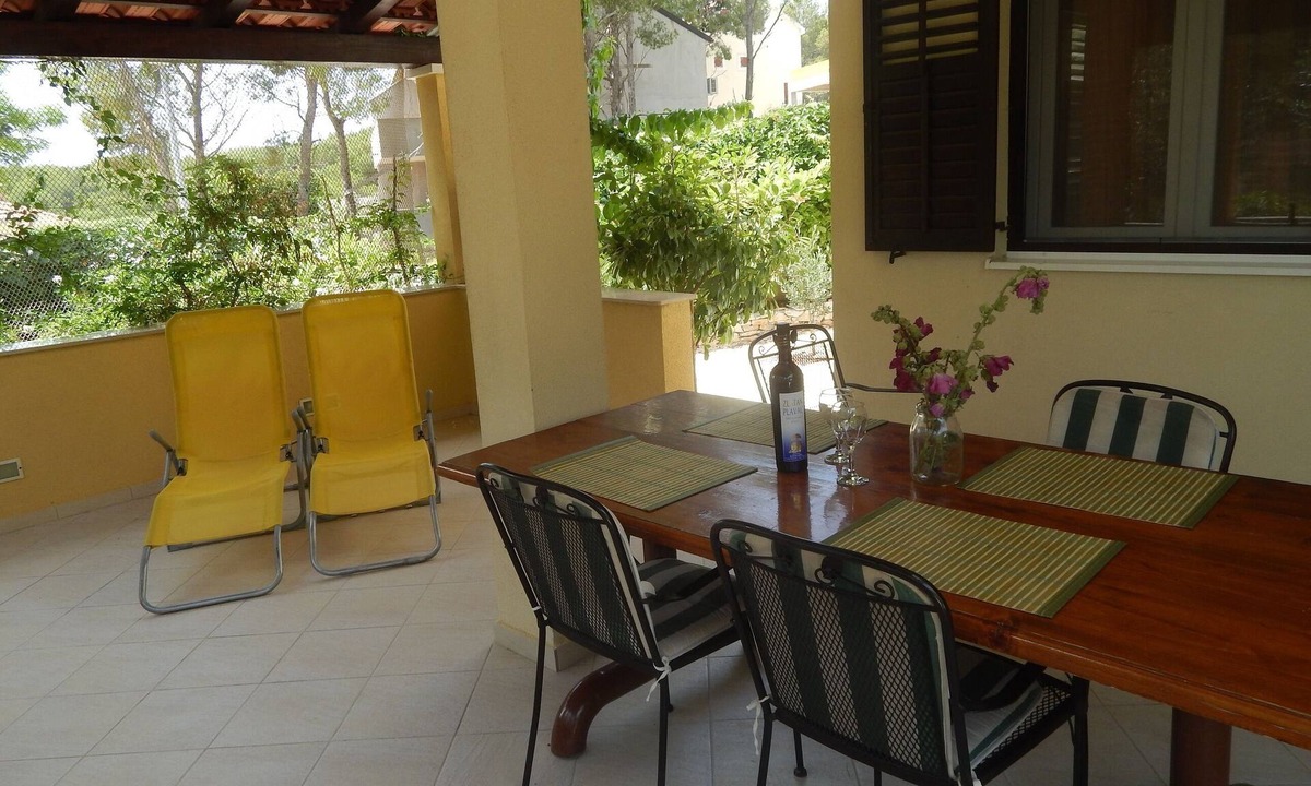Cove Osibova (Milna) Apartment | Apartments Mimose - Two Bedroom Apartment with Terrace