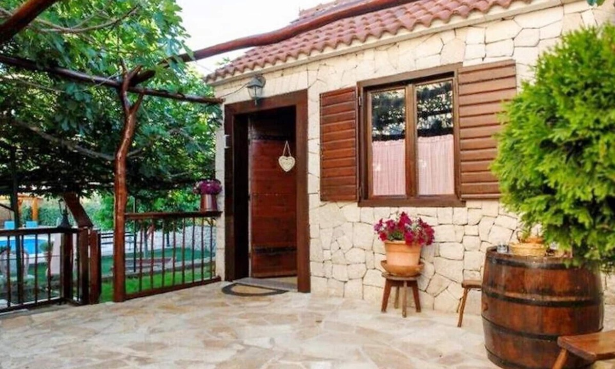 Seget Vranjica Apartment | Apartments Mirko, (13257), Seget Vranjic, hr
