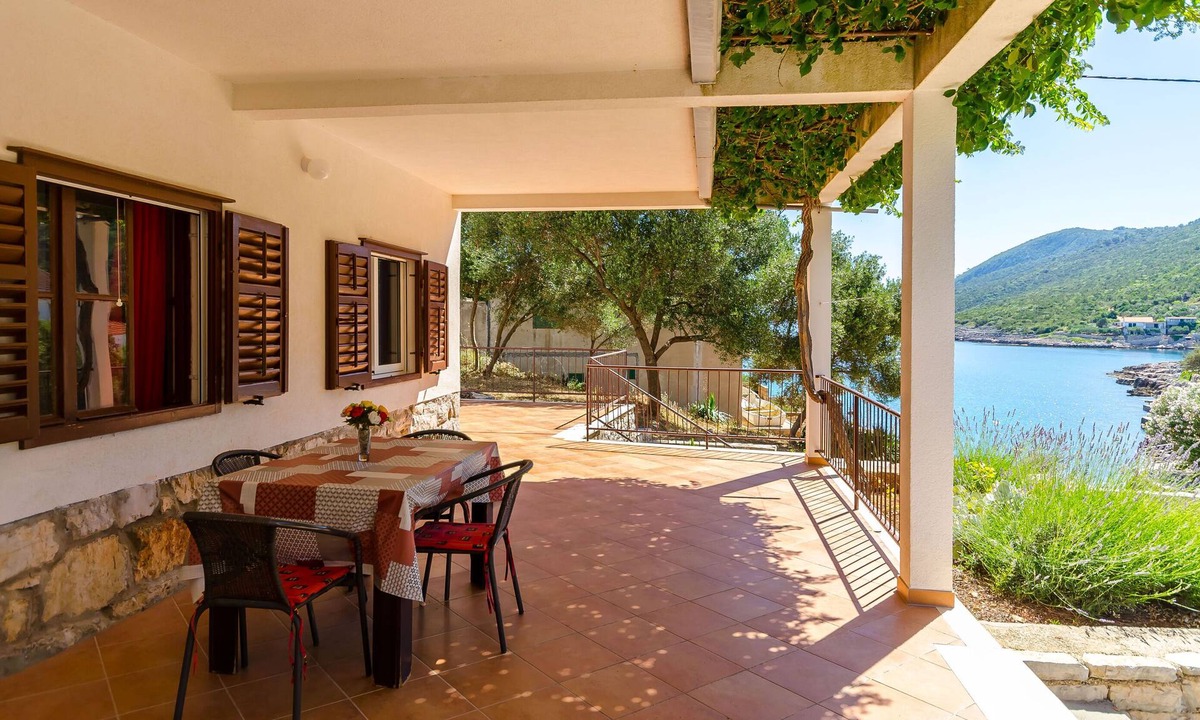 Pokrivenik Apartment | Apartments Nedeljko (34121-A1) - Gdinj - island Hvar
