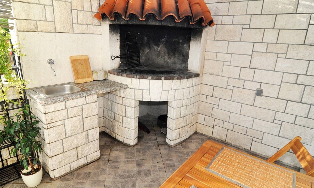 Seget Vranjica Apartment | Apartments Nikola, (11826), Seget Vranjic, hr