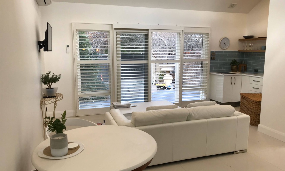 Orange Apartment | Apartments On The Park