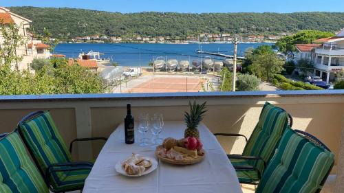 Supetarska Draga Apartment | Apartments Poljak