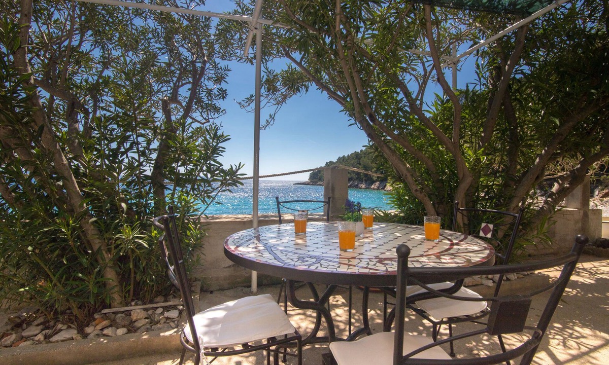 Gdinj Apartment | Apartments Robinzon Petar (41691-A1) - Gdinj - island Hvar