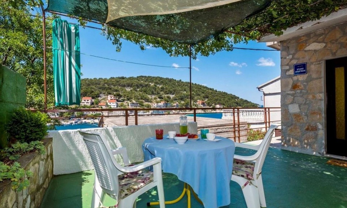 Zirje Apartment | Apartments Senka (28561-A2) - Zirje - island Zirje