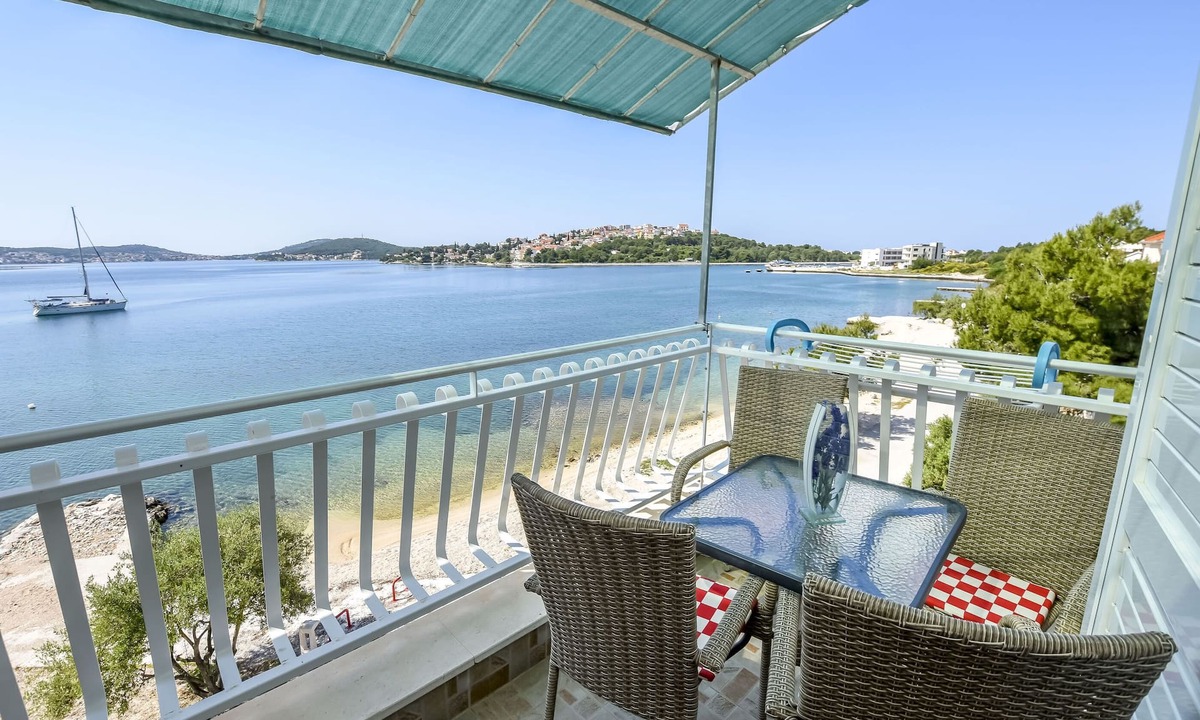 Podglavica Apartment | Apartments Silvana (23221-A3) - Rogoznica