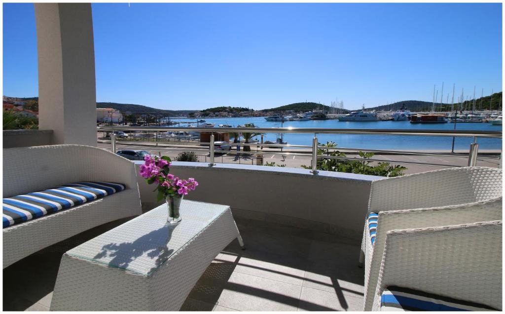 Rogoznica Apartment | Apartments Silver Beauty