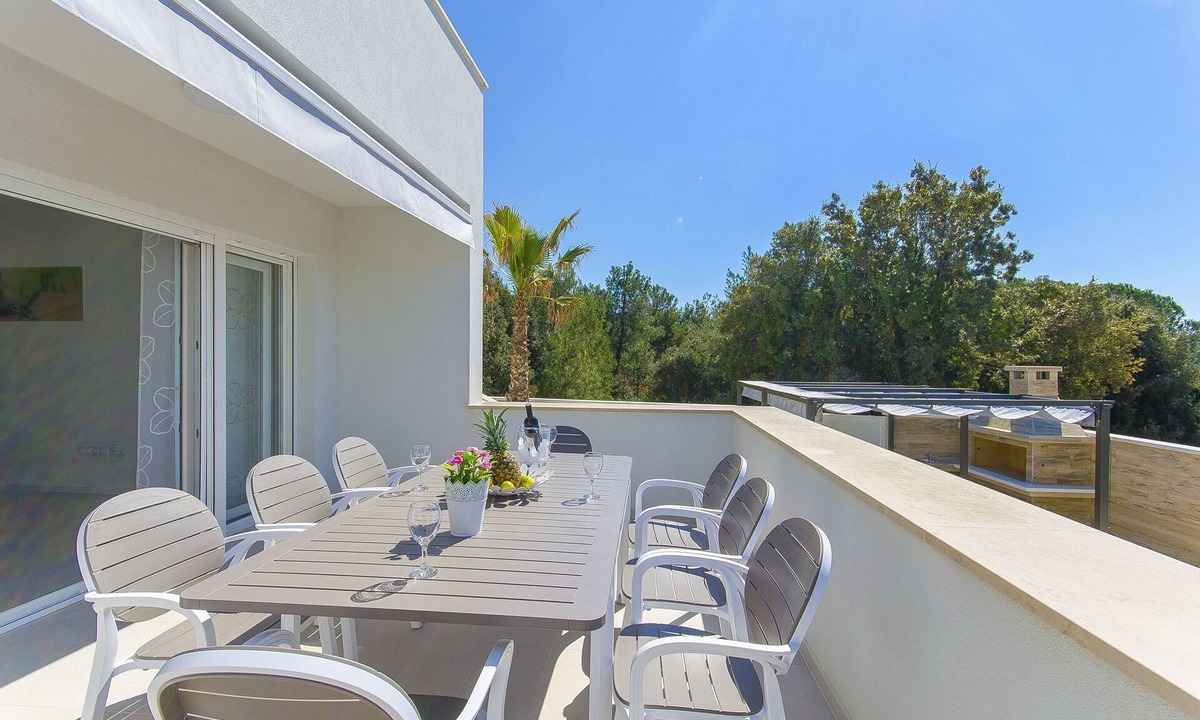 Vir Apartment | Apartments Villa V (32071-A1) - Vir - island Vir