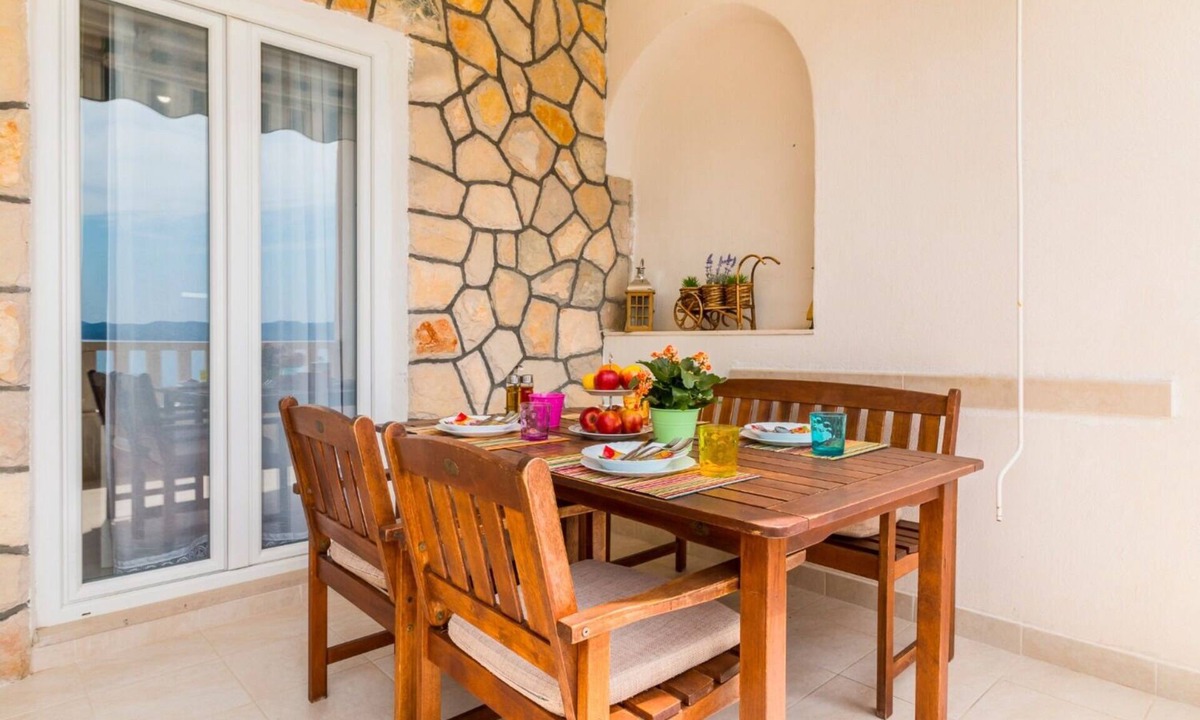 Bogomolje Apartment | Apartments Villa Smokvina (11248-A1) - Bogomolje