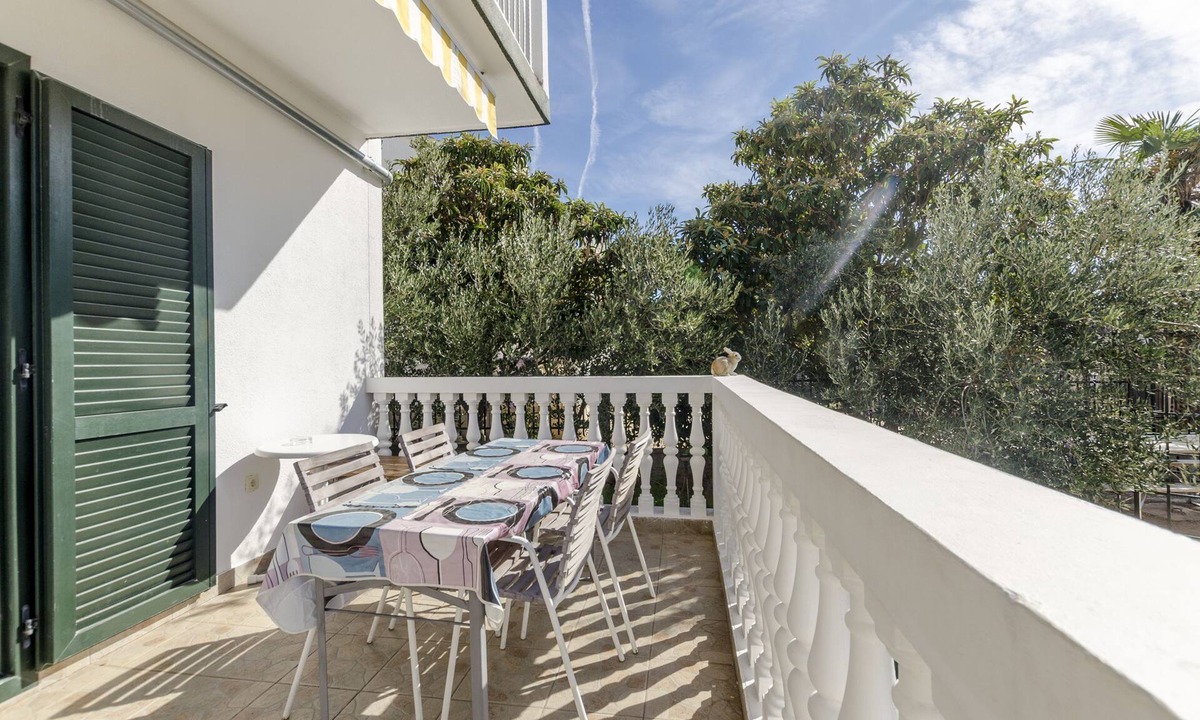 Brodarica Apartment | Apartments Vinko (27131-A1) - Brodarica