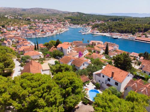 Milna (Brac) Apartment | Apartments Vojka