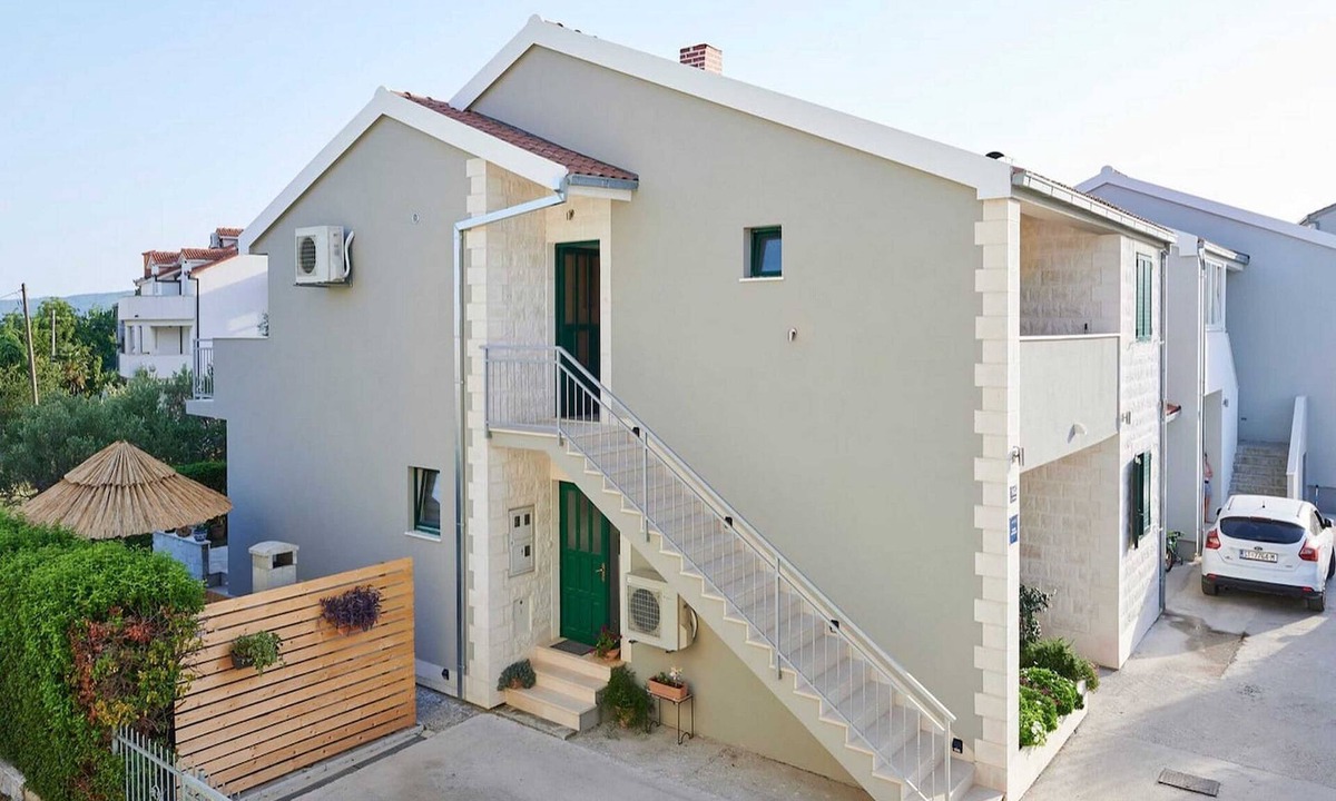 Kastel Stafilic Apartment | Apartments Vujina - Comfort Studio Apartment with Terrace 3 (Luka)