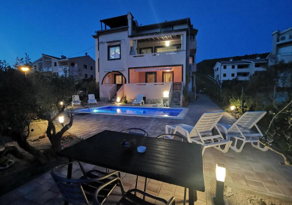 Punat Apartment | Apartments with a swimming pool Punat, Krk - 5378