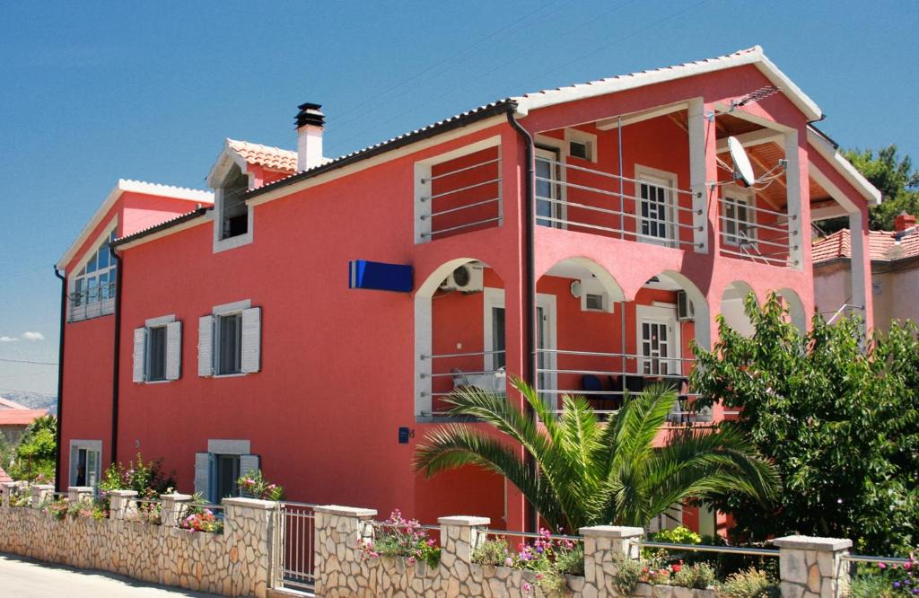 Susica Apartment | Apartments with parking space Murter - 5084