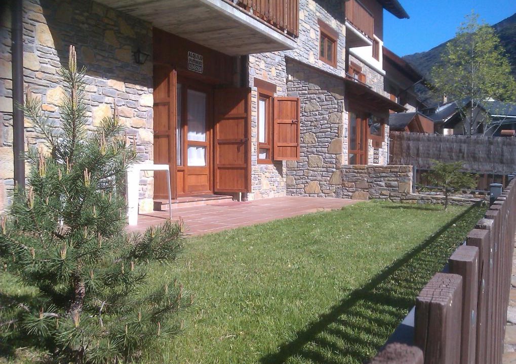 Esterri D'Aneu Apartment | APARTMENTSUITESPAIN BAQUEIRA JARDIn
