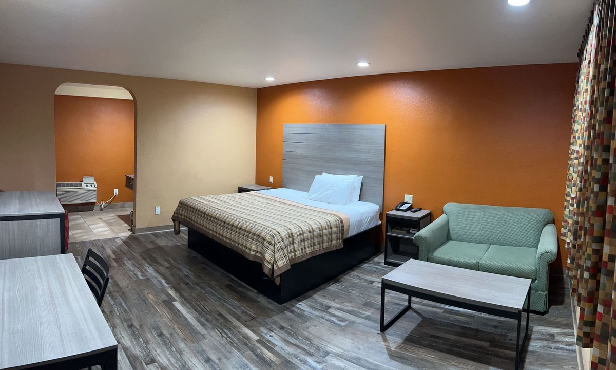 Modesto Hotel | Apex Inn