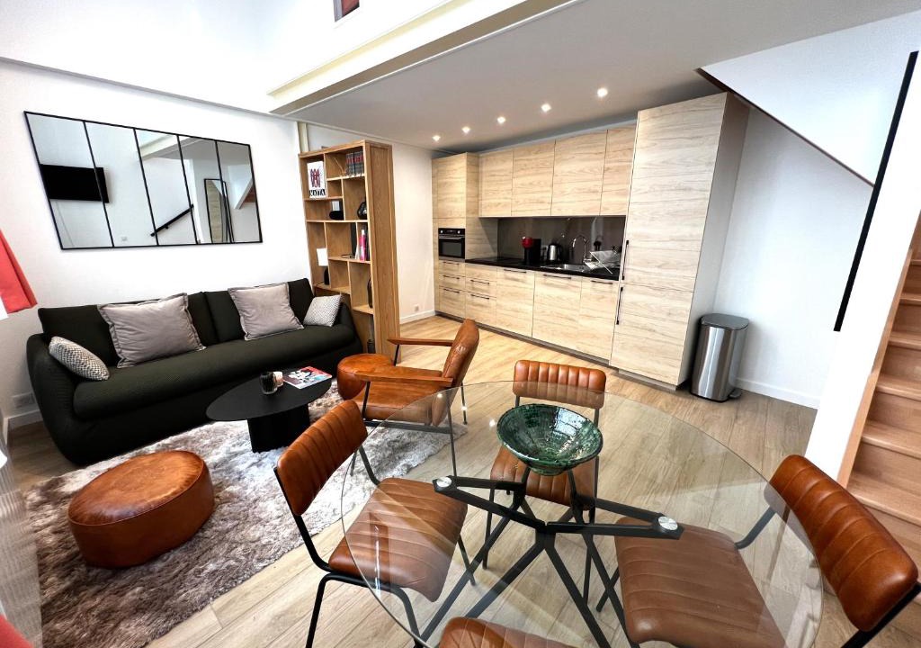Montparnasse Apartment | Apollinaire Luxury Loft - AC - Ideal Location - Peaceful