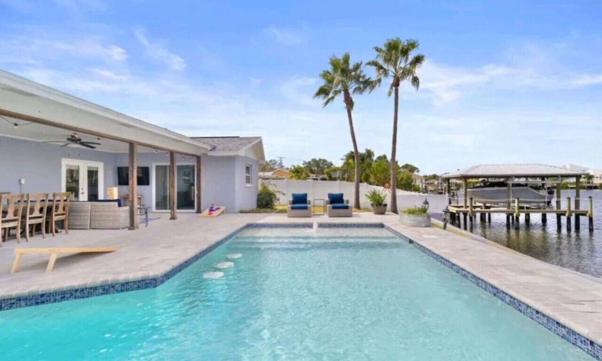 Apollo Beach House | Apollo Beach Waterfront Pool Oasis
