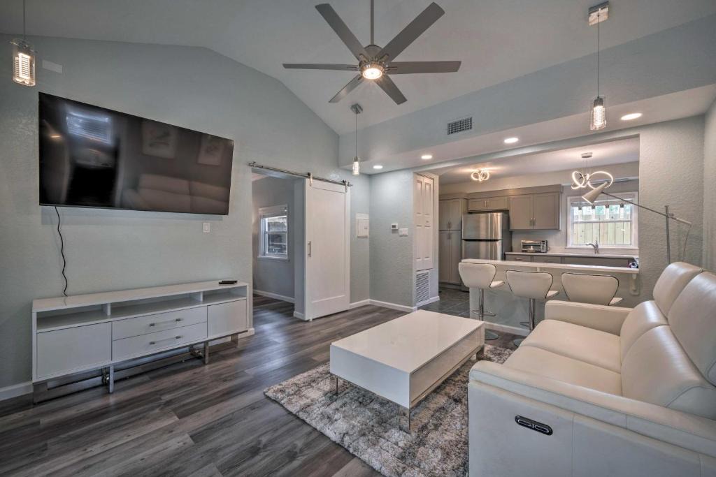 Plymouth House | Apopka Getaway w/Yard & Covered Patio