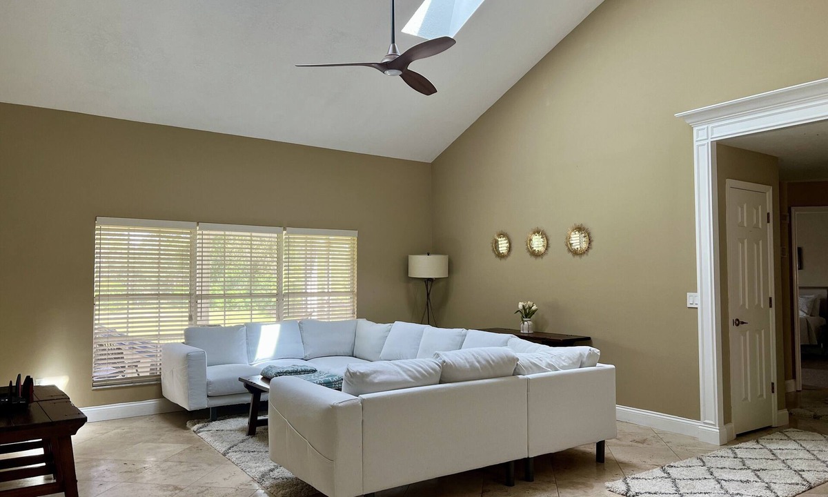 Plymouth House | APOPKA RETREATn
