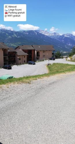 Barcelonnette Apartment | app 2ch Barcelonnette vue montagne proche praloup