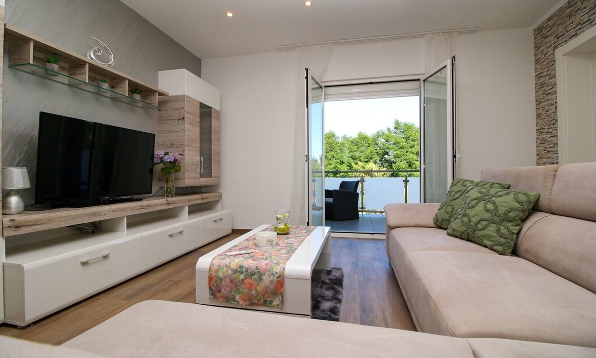 Vrvari Apartment | App Jadran Porec with Private Pool