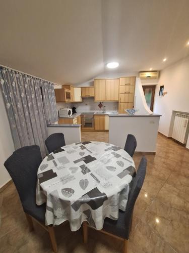 Radini Apartment | App Keti