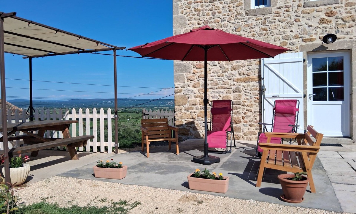 Saint-Sauveur-de-Cruzieres Apartment | Appartement 4 Personnes Dans Mas Typiquement Ardéchois