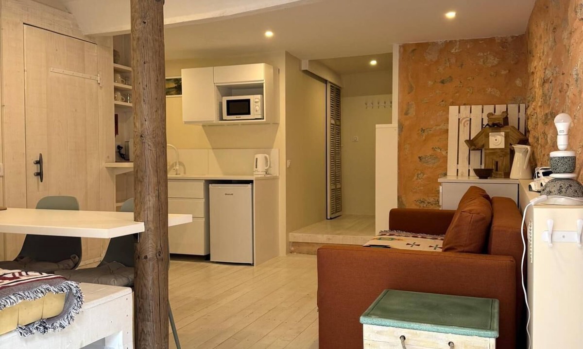 Greolieres Apartment | Apparently in sea and mountains
