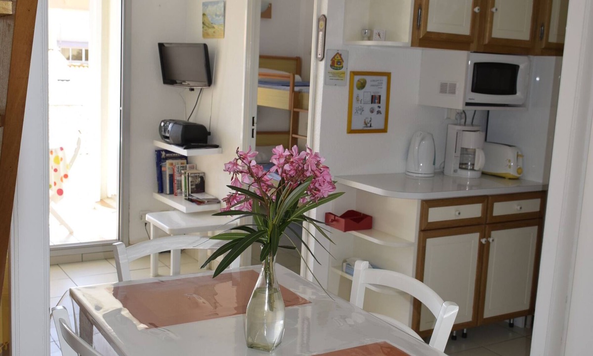 Foulquines Apartment | APPART 2 PERS VUE MER 100M DE LA PLAGE ET DES COMMERCES A NARBONNE-PLAGE